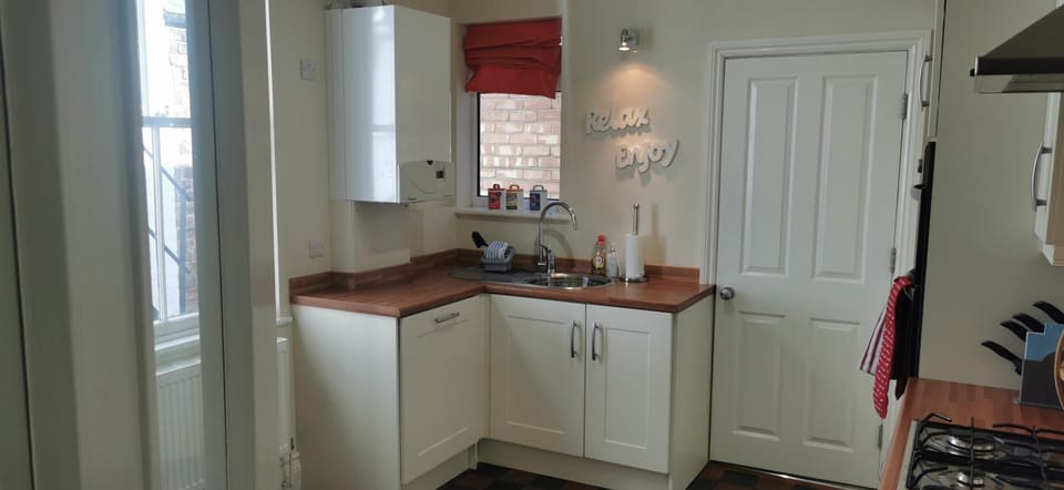 Flat 1 Kitchen