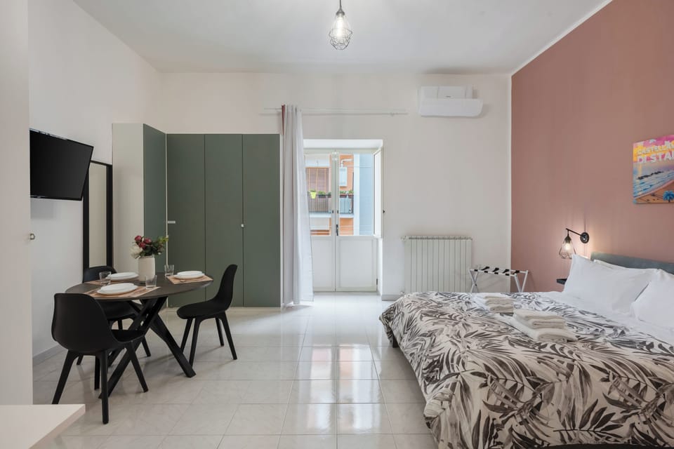 Suite Family | Living area | Flat-screen TV