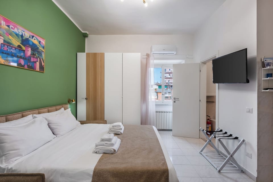 Suite Standard | Hypo-allergenic bedding, in-room safe, blackout drapes, soundproofing