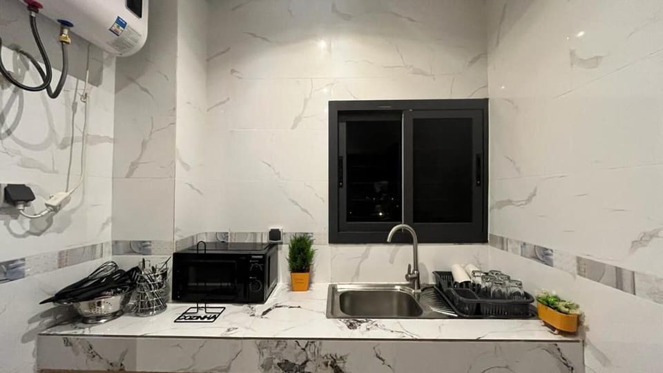 Apartment | Private kitchen | Fridge, microwave, oven, stovetop