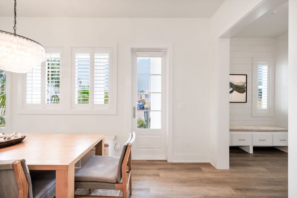 1st Floor, Dining Area