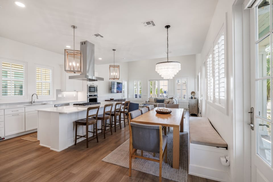 1st Floor, Dining Area