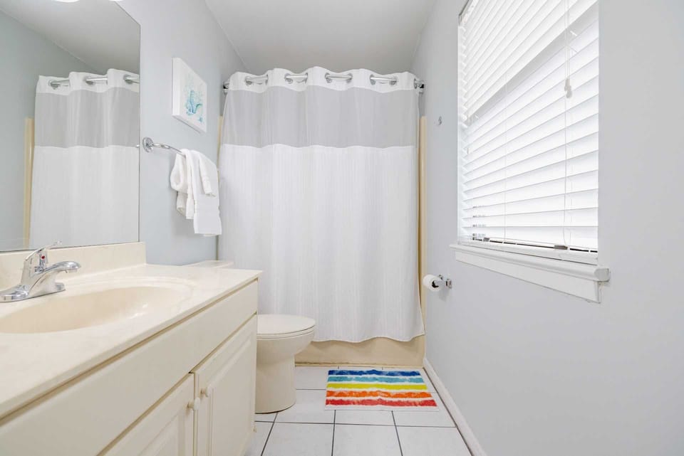 2nd Bedroom full bath with tub and shower