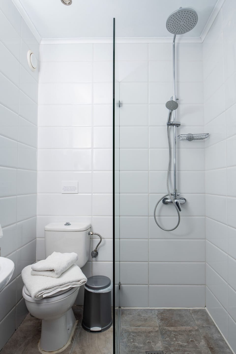 Superior Suite, Sea View, Courtyard Area | Bathroom | Slippers