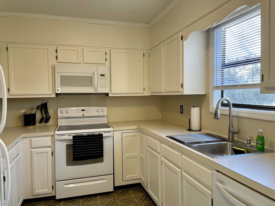 Kitchen (1)