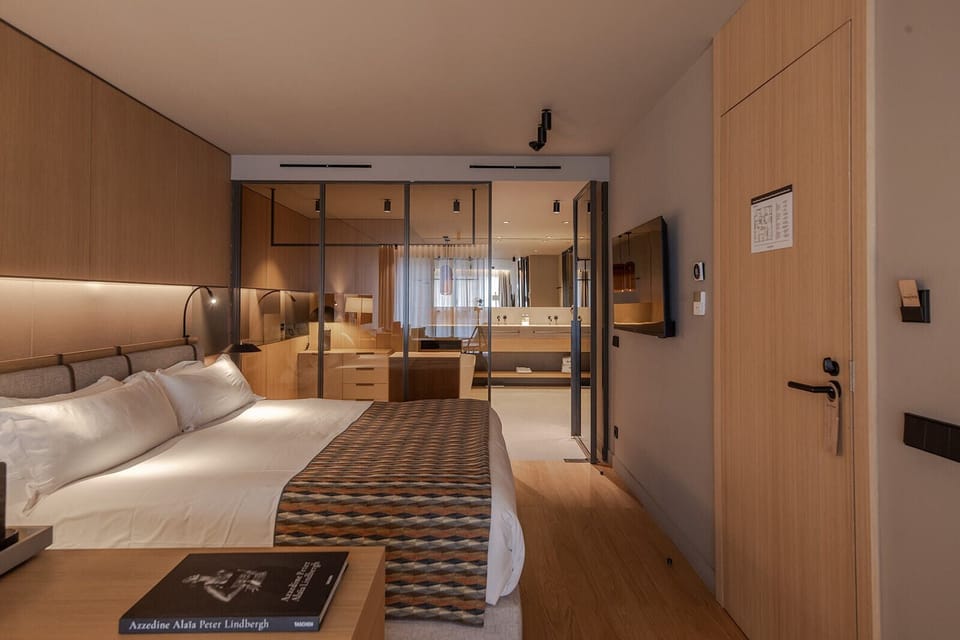 Junior Suite | Hypo-allergenic bedding, free minibar items, in-room safe, soundproofing