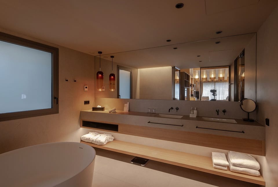 Suite with terrace | Bathroom | Designer toiletries, hair dryer, bathrobes, slippers