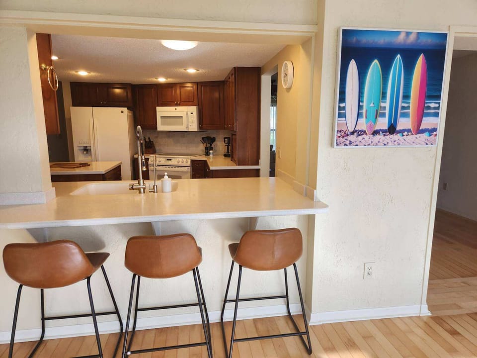 Eating bar or convenient work area