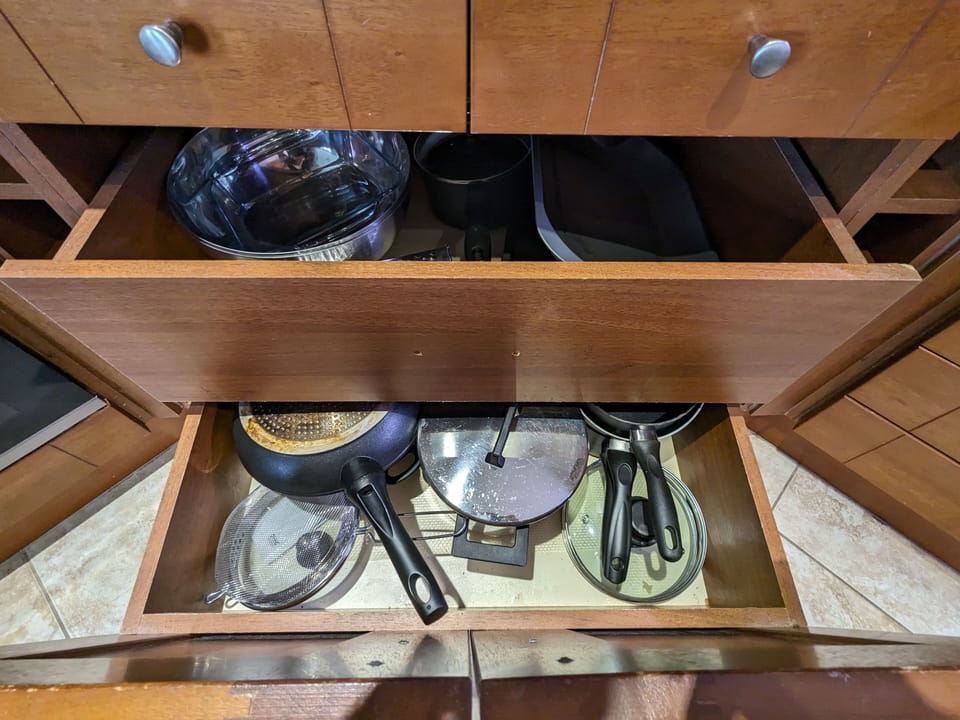 Well equipped kitchen 