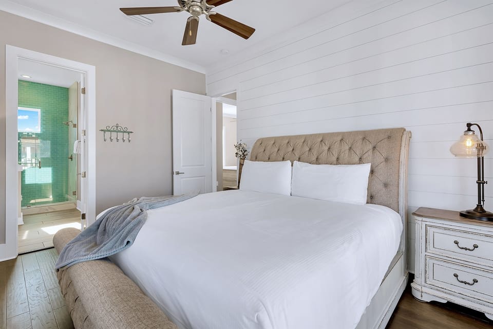 3rd Floor - King suite with private balcony access and ensuite bathroom