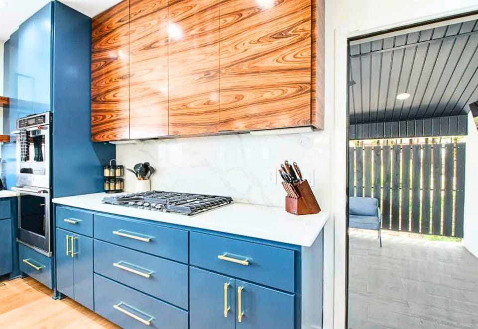 [Kitchen] Whip Up Your Meal with Our Gas Range and Stainless-Steel Double Oven