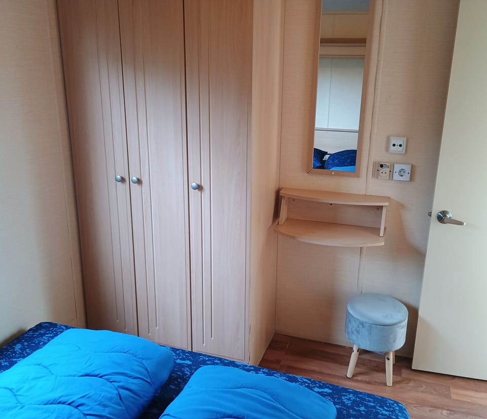 Beach Resort Kamperland 322 - bedroom