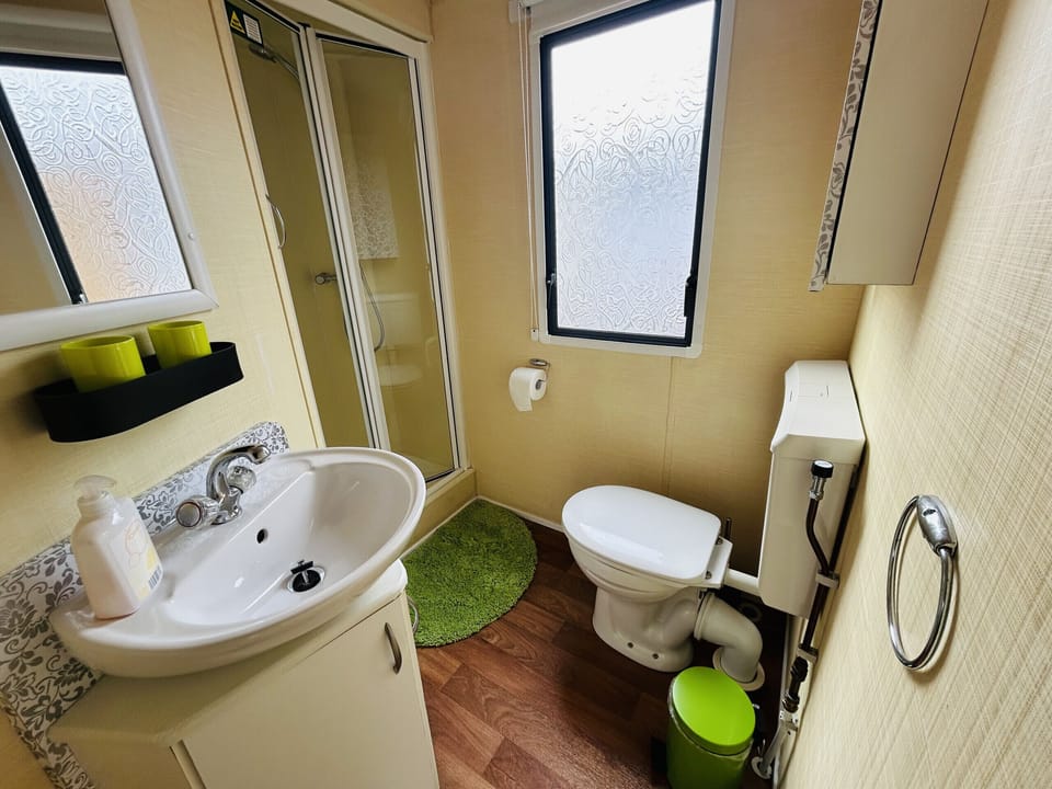 Beach Resort Kamperland 322 - bathroom