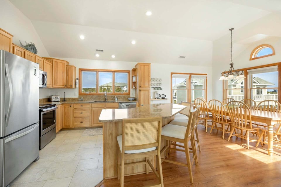 Whip up something delicious in the Modern Kitchen to enjoy at the Counter Bar or the Dining Area.