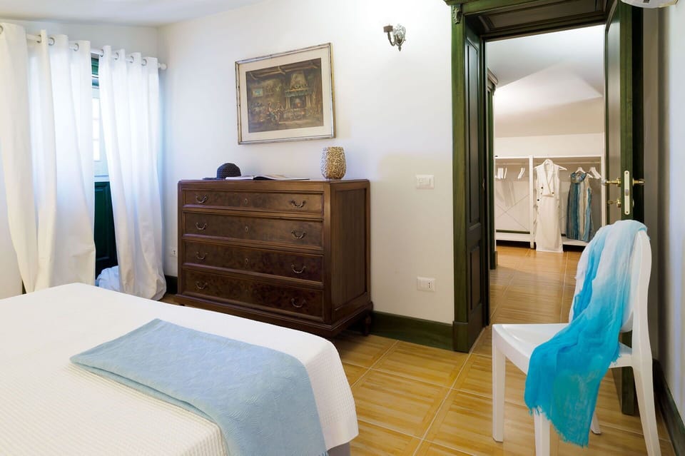 Autumn, Bedroom, Spring, Summer