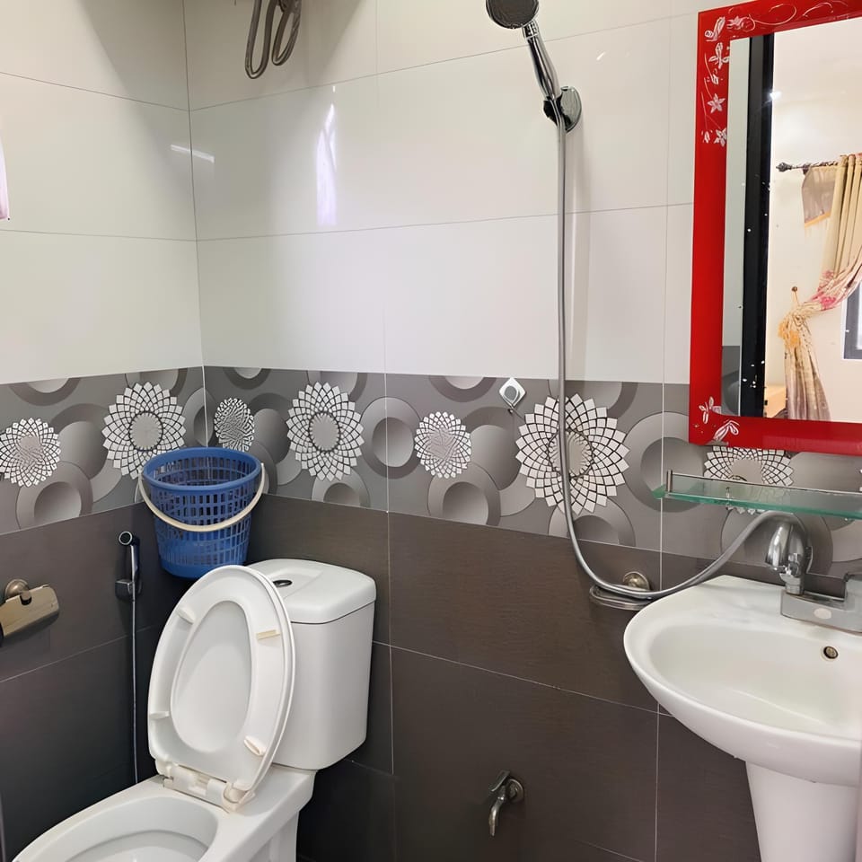 Standard Room | Bathroom