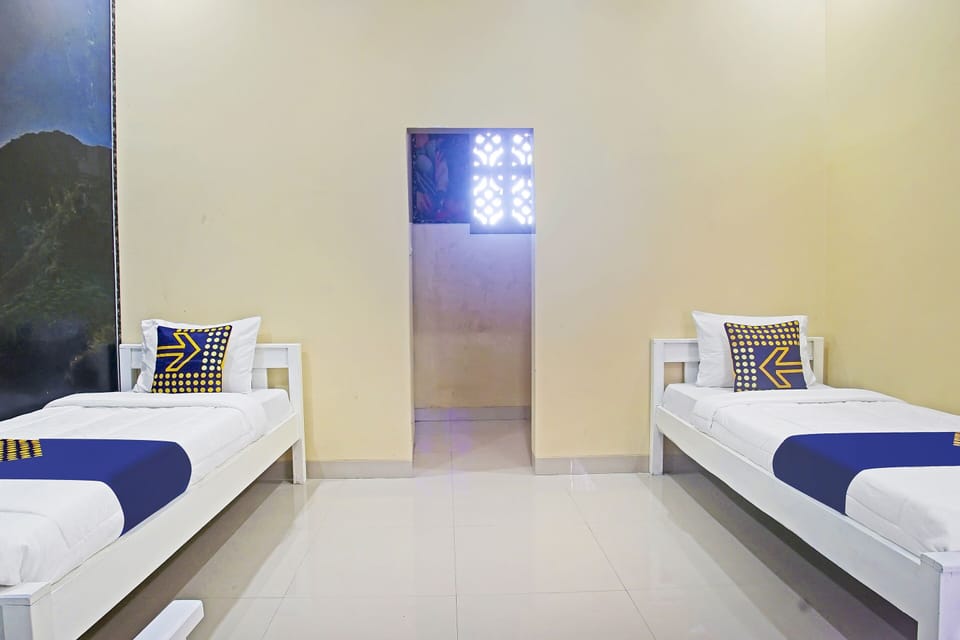 Basic Single Room | WiFi (free), bed sheets