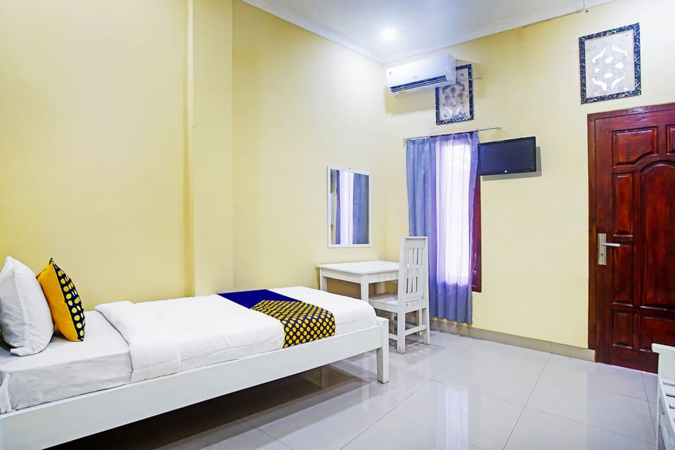WiFi (free), bed sheets