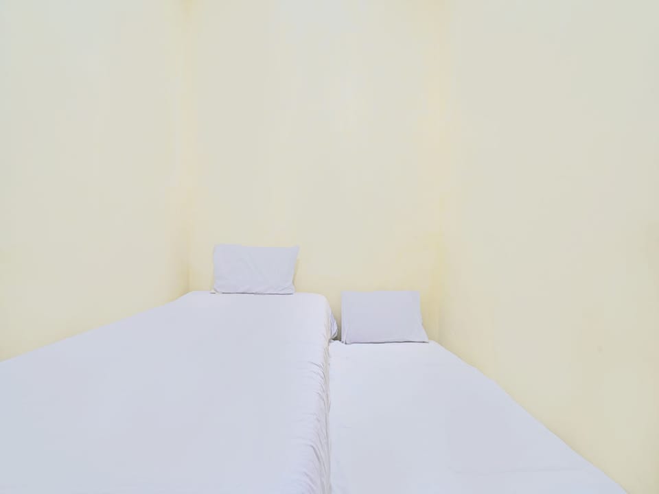 Standard Double Room | Free WiFi, bed sheets