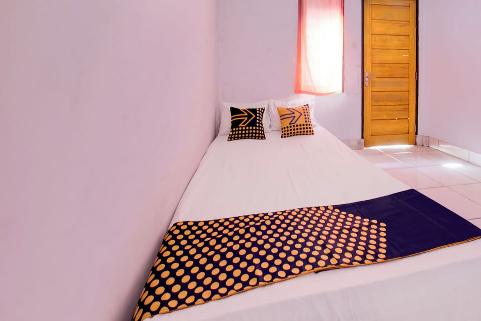 Deluxe Double Room | WiFi (free), bed sheets