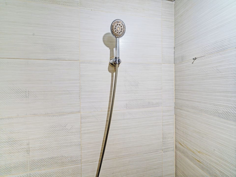 Deluxe Double Room | Bathroom | Shower, soap