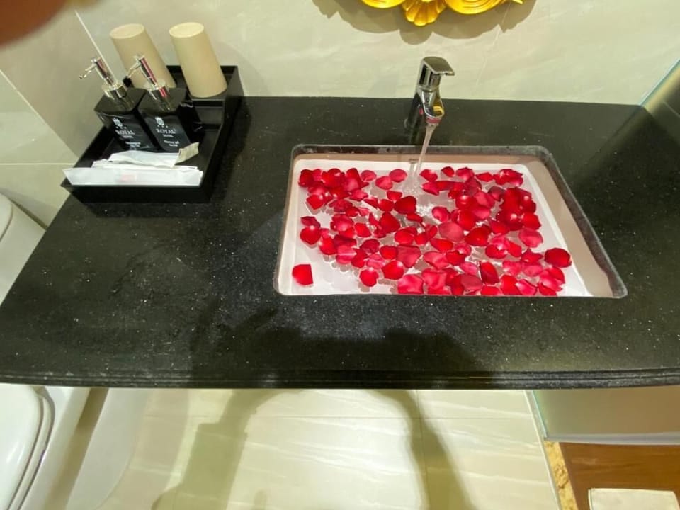 Standard Room | Bathroom