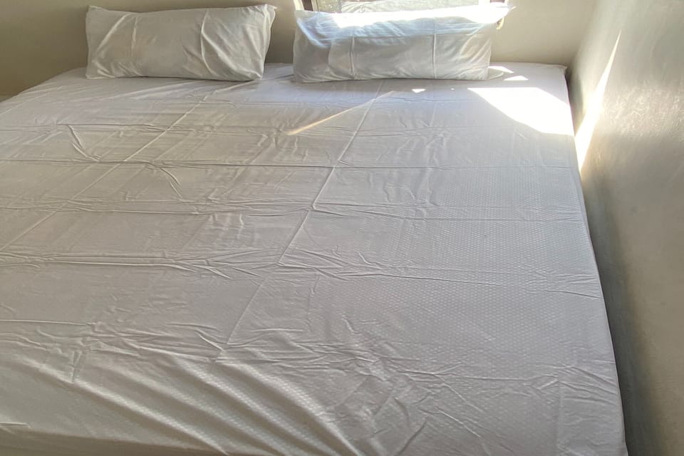 Double Room | WiFi (free), bed sheets