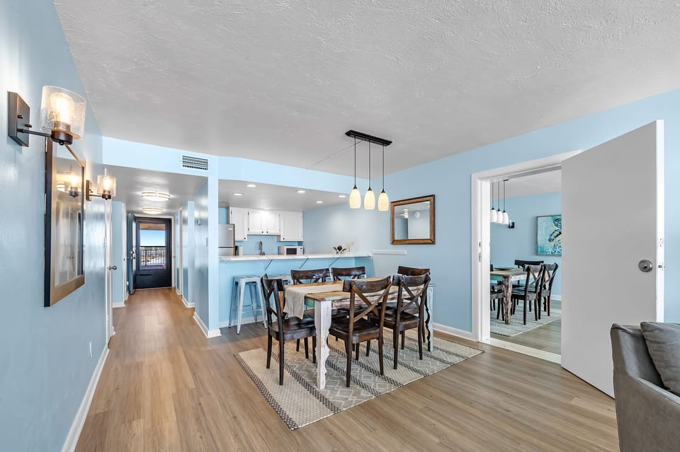Dining Area #602 (& #601) 