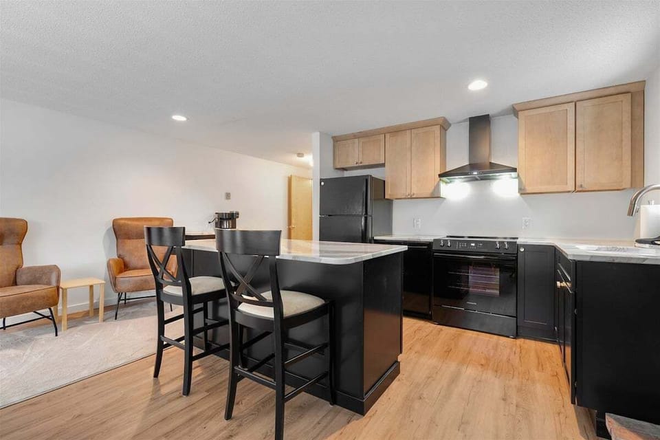 Kitchen area/sitting area