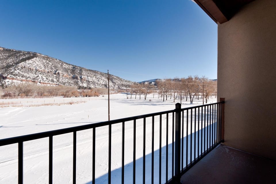 Master Bedroom deck (Seating is on the deck outside of winter)