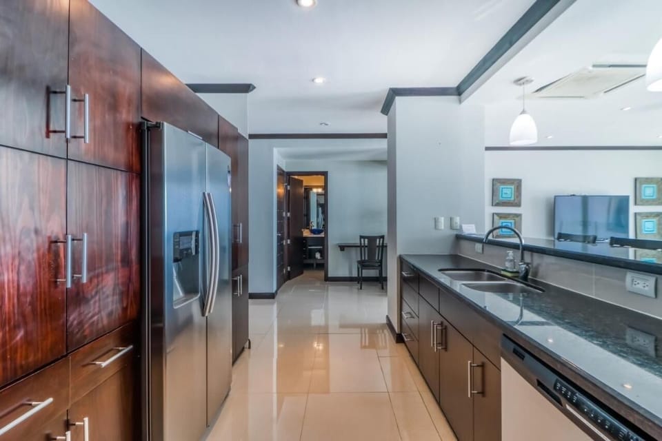 Apartment, 3 Bedrooms | Private kitchen | Coffee/tea maker, fridge, oven, toaster