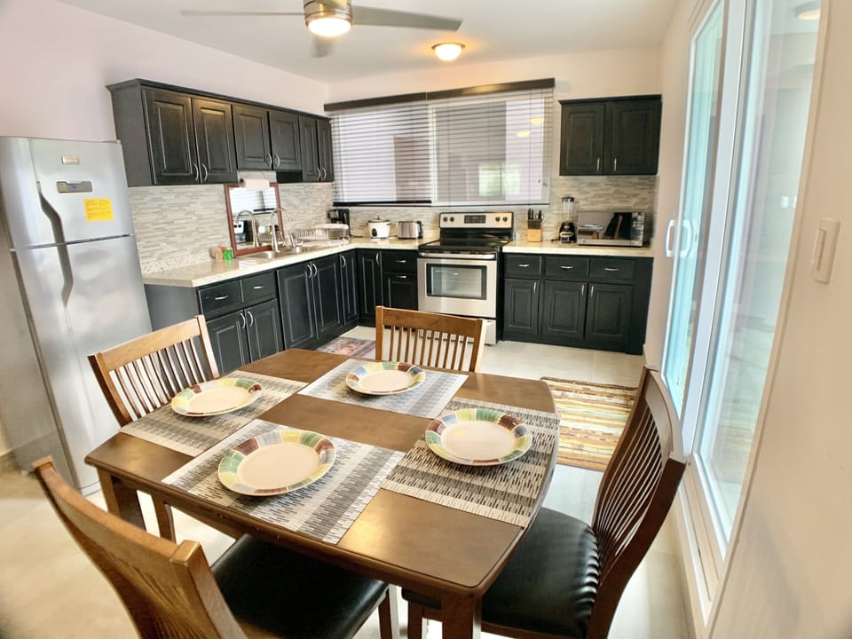 Condo, 5 Bedrooms | Dining