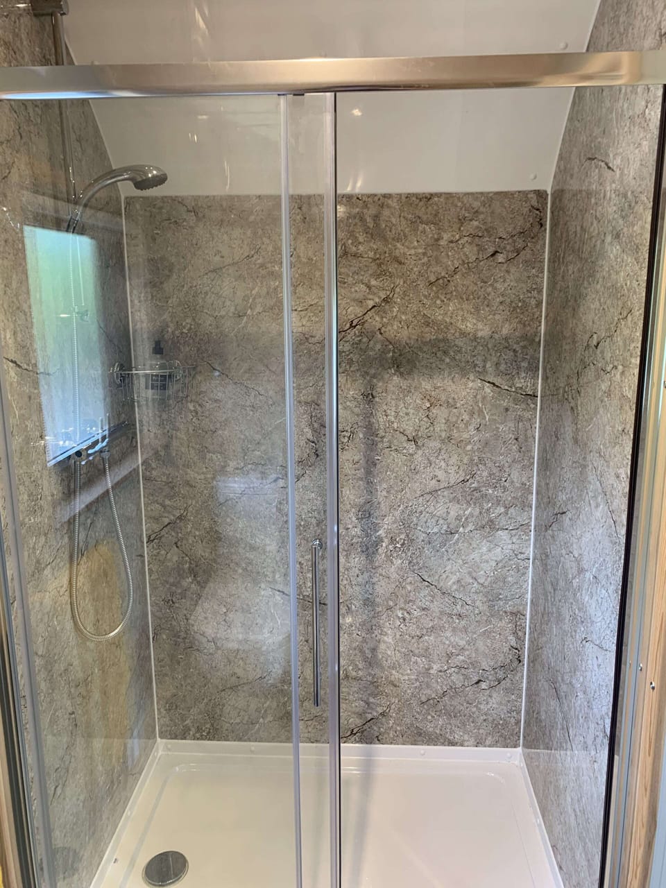 Large walk in shower with complimentary body wash, shampoo & conditioner