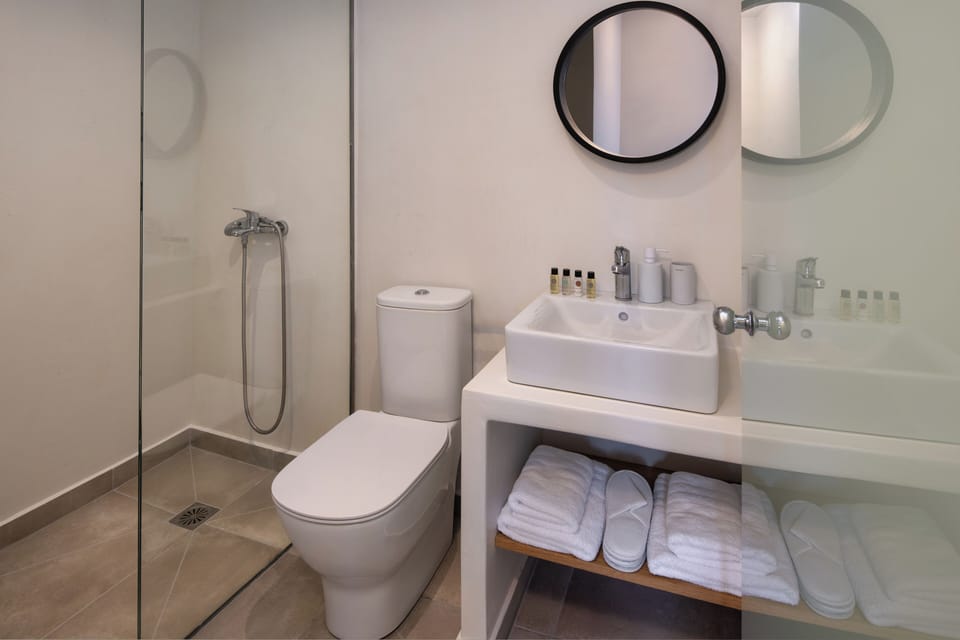 Small Double Room | Bathroom | Hair dryer