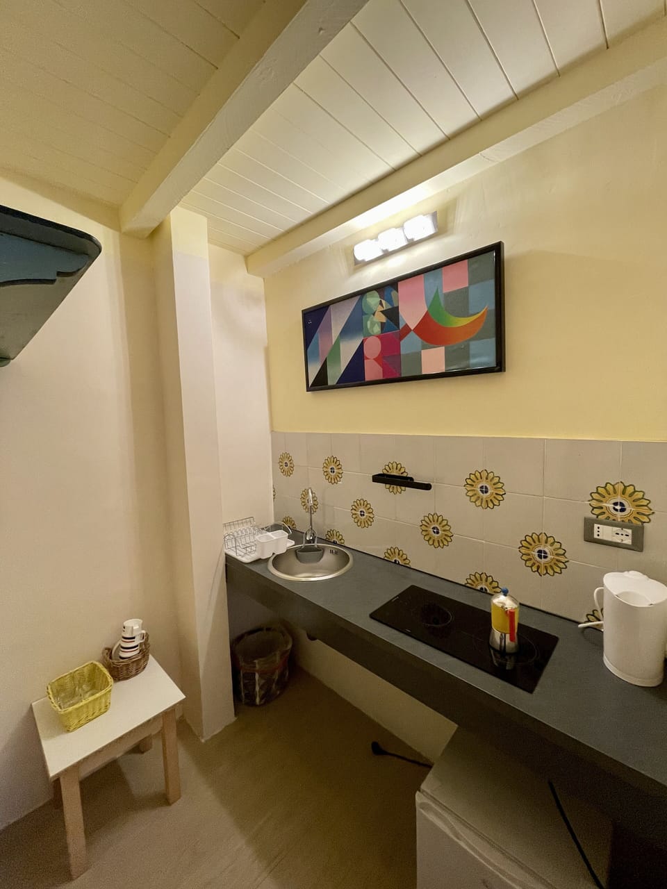 Classic Quadruple Room | Iron/ironing board, free cribs/infant beds, free WiFi, bed sheets