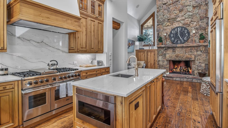 Kitchen, Main Level