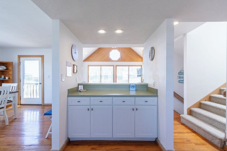Mid Level Kitchen
