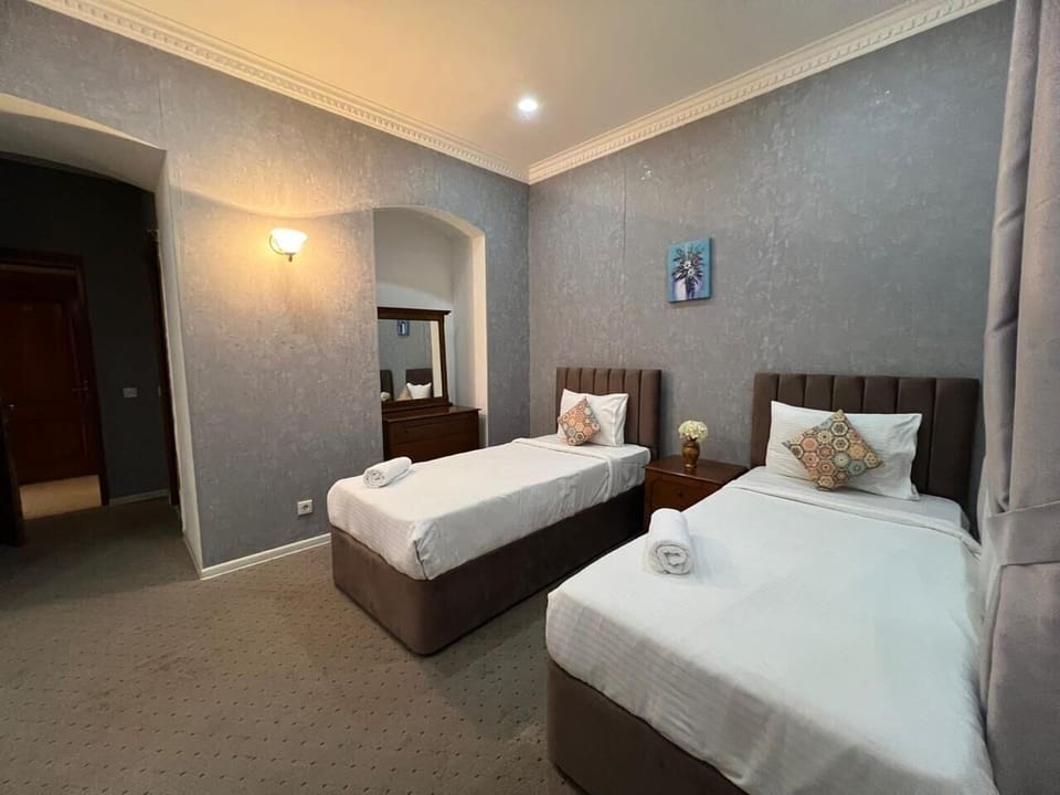 Deluxe Twin Room | Desk, free WiFi, bed sheets