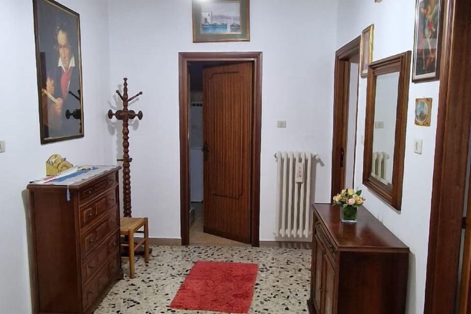 Entrance / Reception