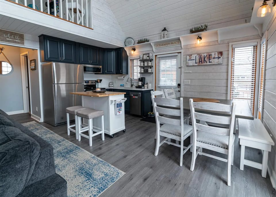 Full kitchen
