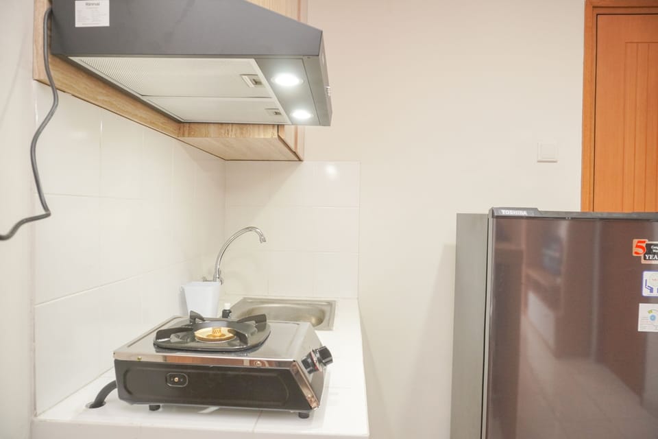 Apartment | Private kitchen | Full-size fridge, stovetop