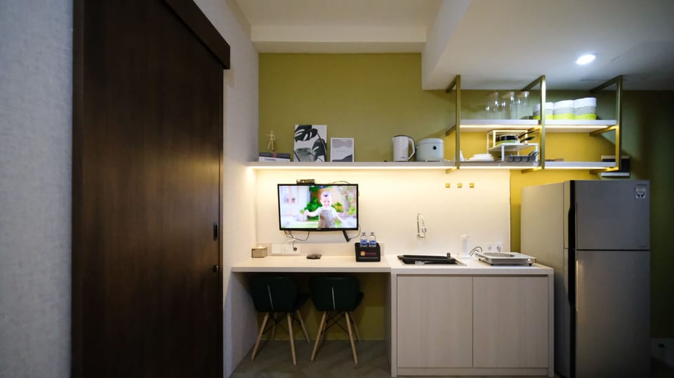 Apartment | Private kitchen | Full-size fridge, stovetop