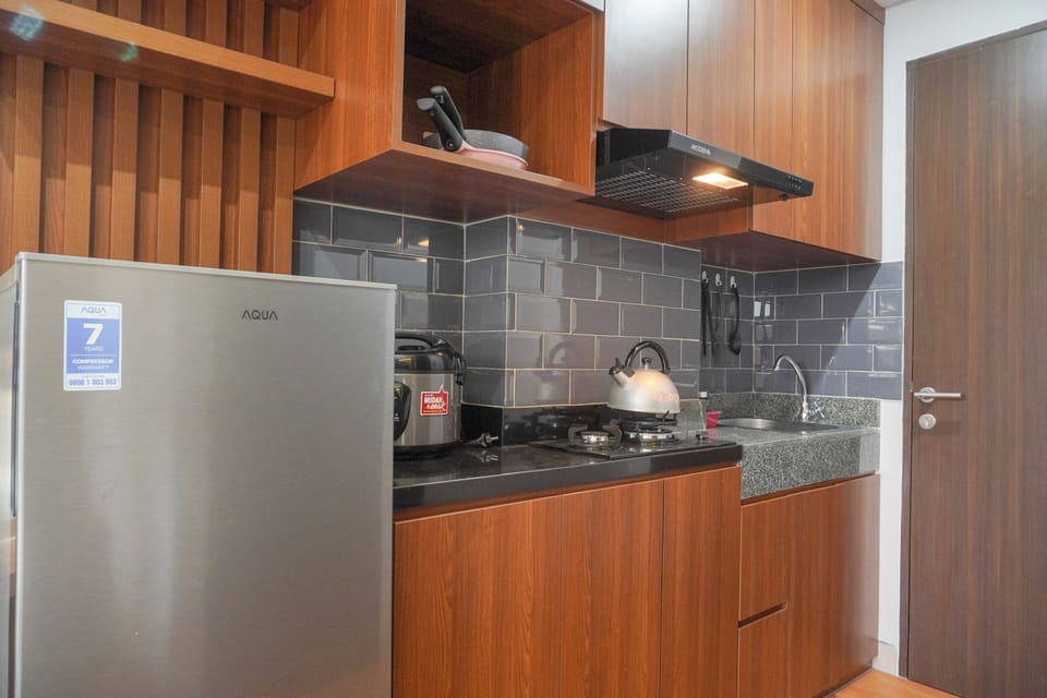 Studio | Private kitchen | Full-size fridge, stovetop