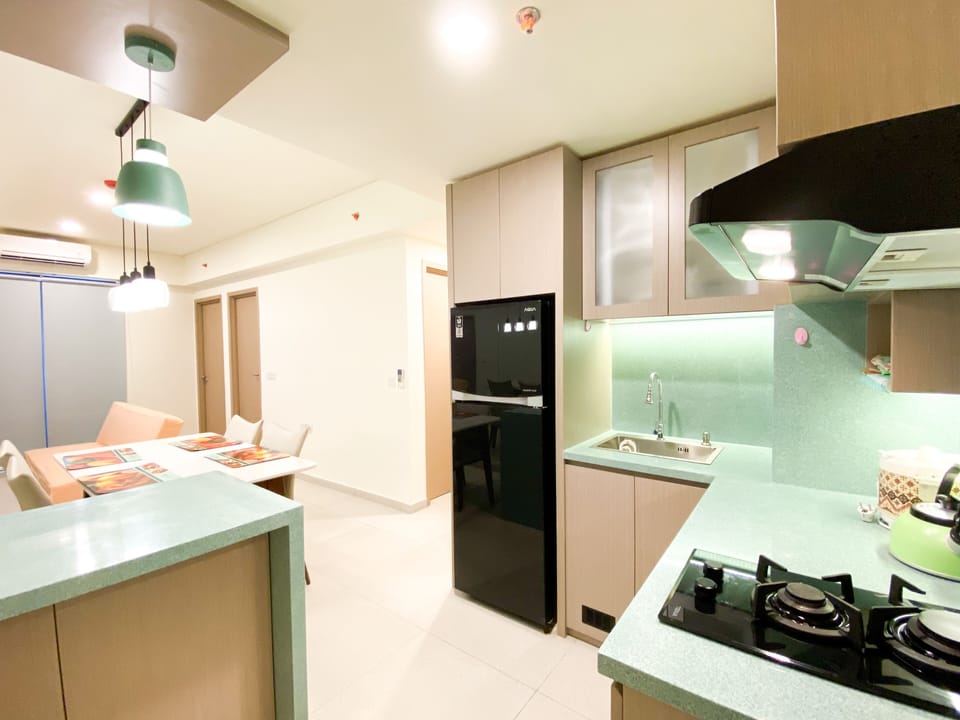 Apartment | Private kitchen | Full-size fridge, stovetop