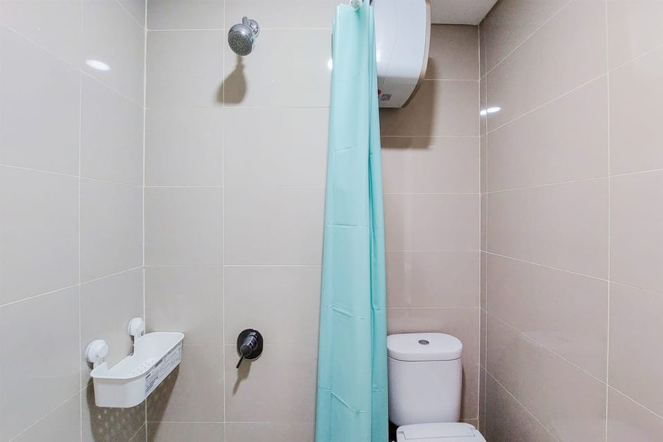 Studio | Bathroom | Shower, towels