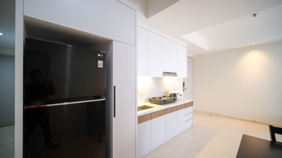 Apartment | Private kitchen | Full-size fridge, stovetop