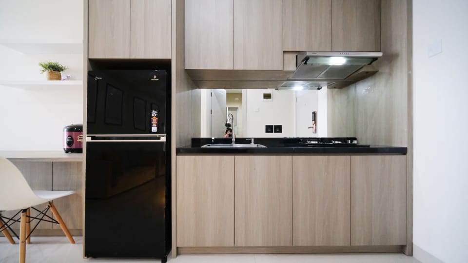 Apartment | Private kitchen | Full-size fridge, stovetop