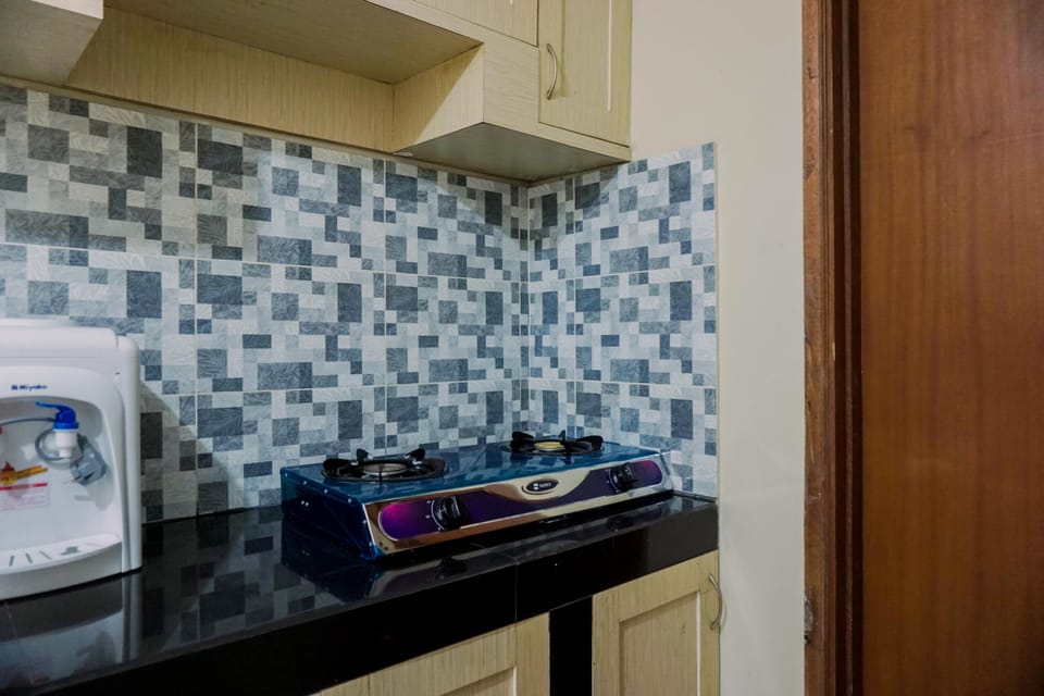 Apartment | Private kitchen | Full-size fridge, stovetop