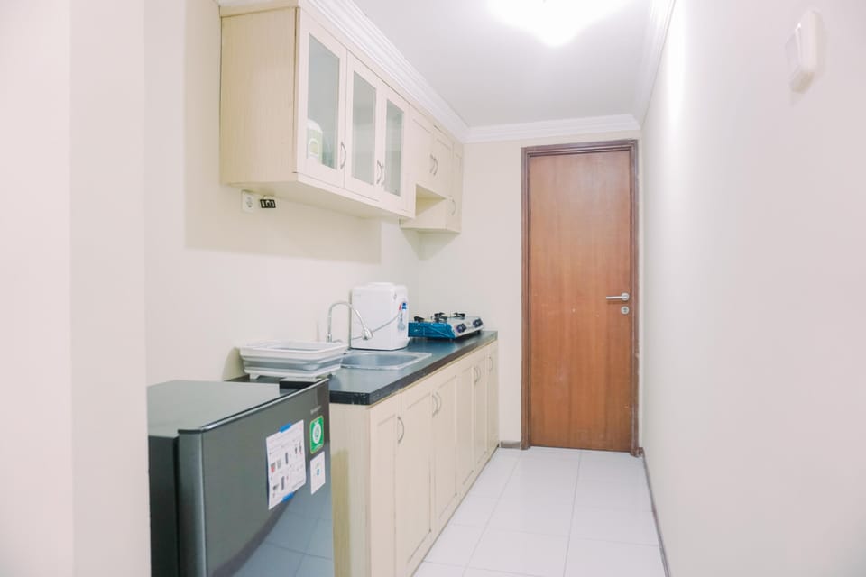Apartment | Private kitchen | Full-size fridge, stovetop