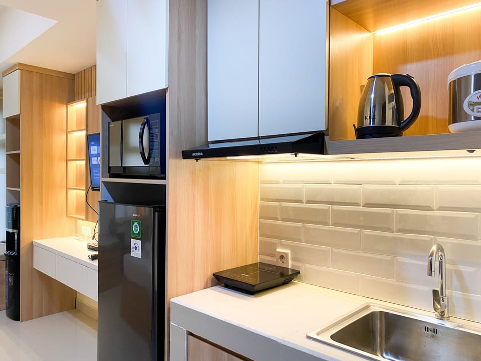 Studio | Private kitchen | Full-size fridge, stovetop